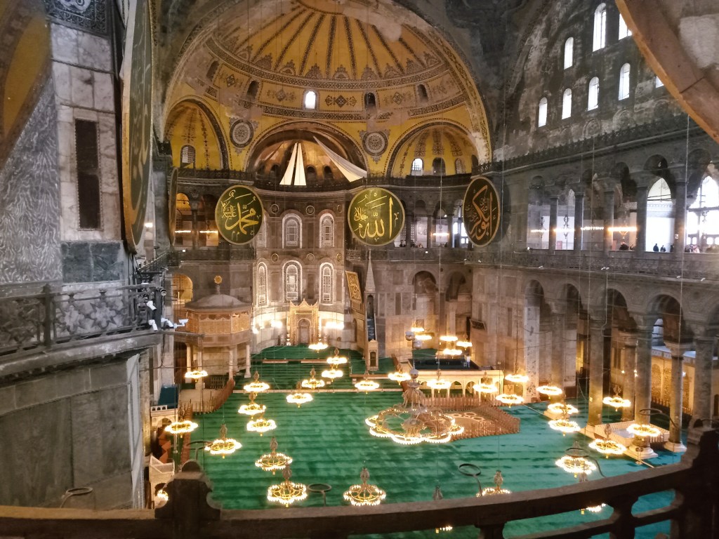 Self-guided hagia sophia audio tour with Funİstanbul Guide