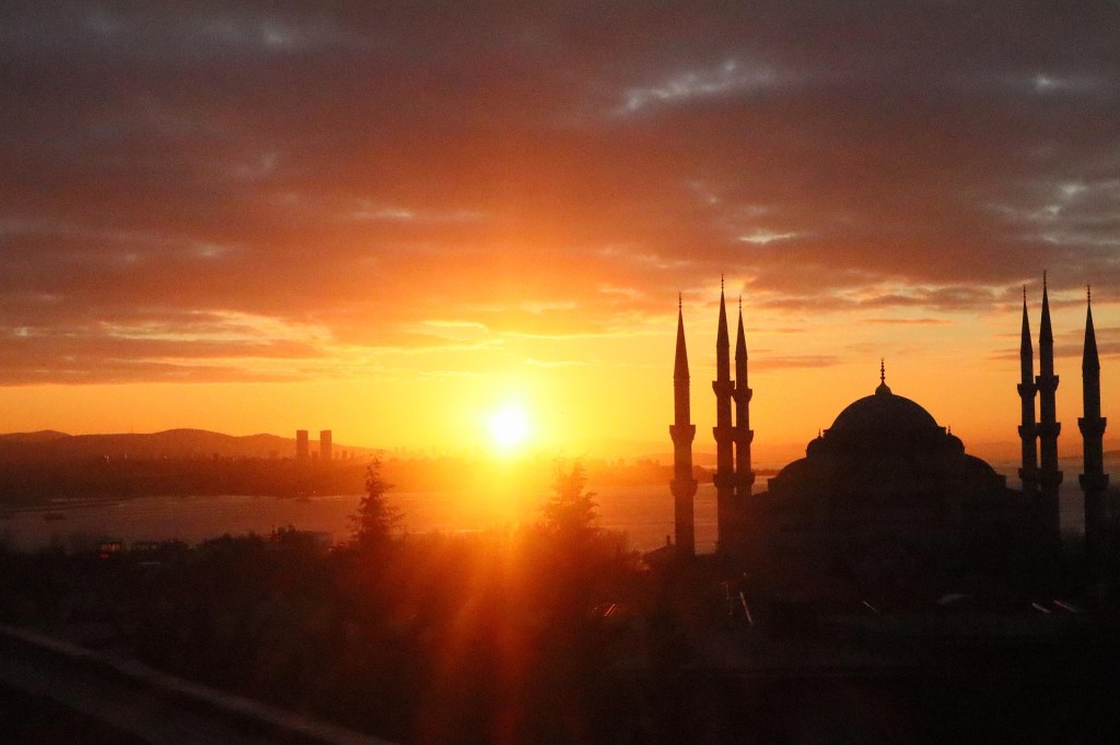 Self-guided blue mosque audio tour with Funİstanbul Guide
