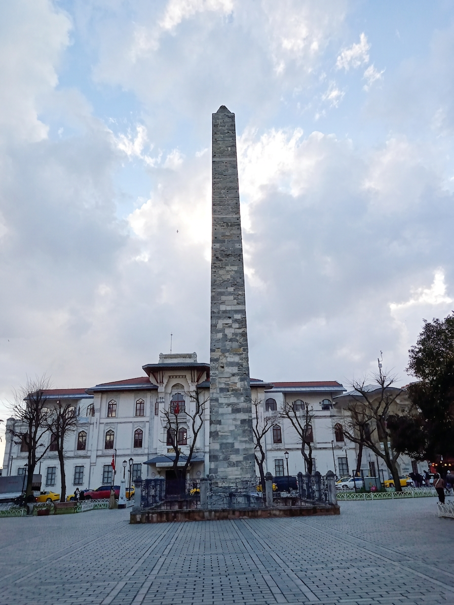 walled-obelisk-audio-tour