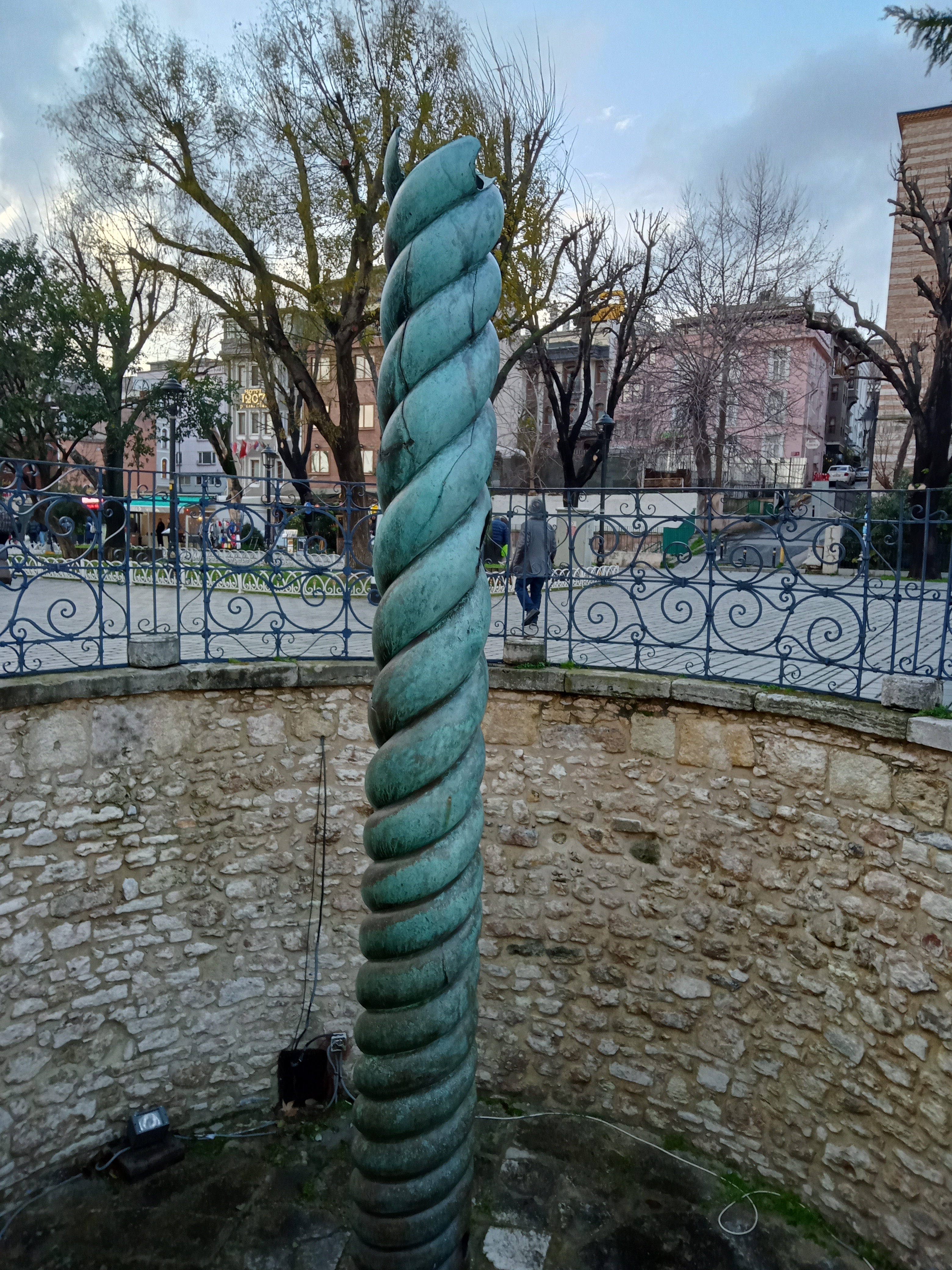 serpent-column-audio-tour